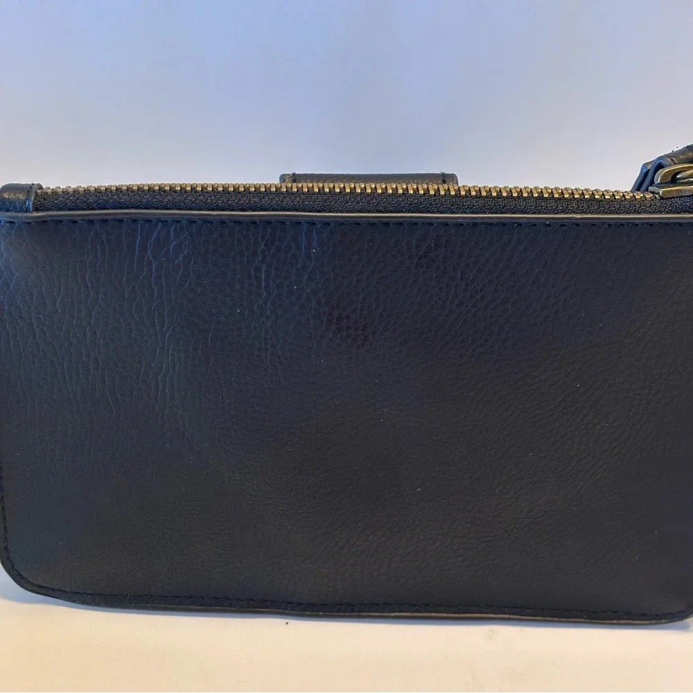 EUC Universal Thread Women's Elegant Black  Faux Leather Wristlet Zip Closure